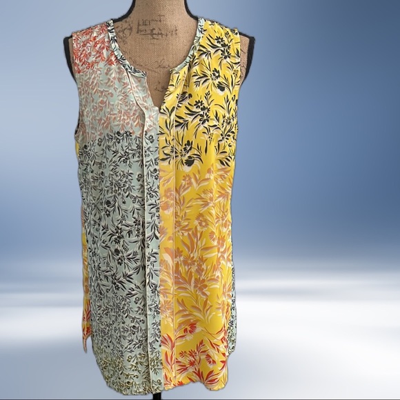 CAbi Tops - CABI MULTICOLORED SLEEVELESS BLOUSE- SIZE M- NEVER WORN